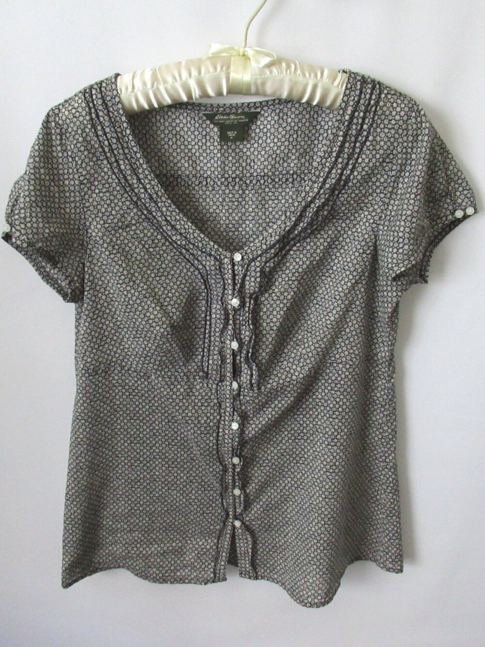 Eddie Bauer navy blue white floral ruffled button front short slv blouse *Sz M*